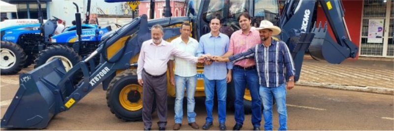 Prefeitura entrega novos veículos e reforça a frota do Município.