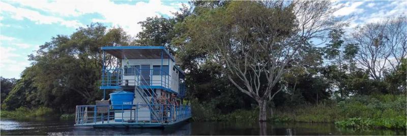 Barco-hotel da Polícia Ambiental em Corumbá foi comprado com dinheiro de indenizações ambientais e usado para melhorar as ações de fiscalização — Foto: Eduardo Palacio/G1