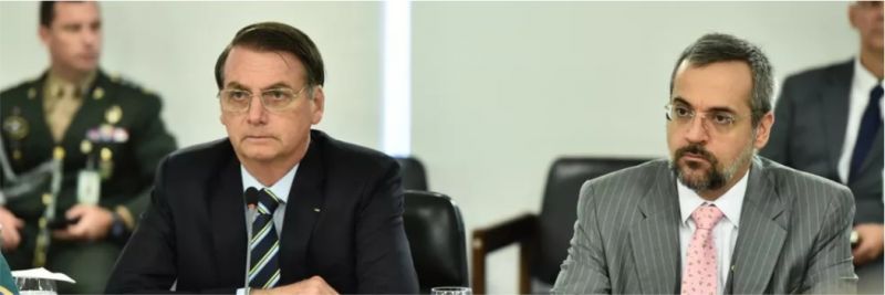 O presidente Jair Bolsonaro e o novo ministro da Educação, Abraham Weintraub — Foto: Casa Civil/PR