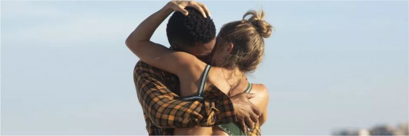 Paloma (Grazi Massafera) e Ramon (David Junior) se beijam — Foto: Isabella Pinheiro/Gshow