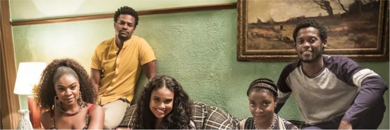 Ex-escravos Cairu (Cris Vianna), Menelau (David Junior), Damásia (Aline Dias), Cesária (Olívia Andrade) e Cecílio (Maicon Rodrigues) aprendem se alfabetizam na novela 'O Tempo Não Para'