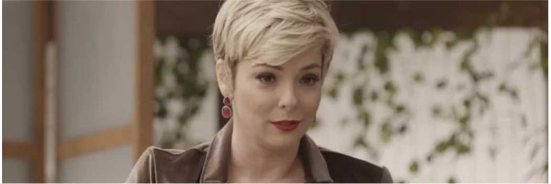 Mariacarla (Regiane Alves) dá outro golpe em Samuca (Nicolas Prattes) na novela 'O Tempo Não Para' 