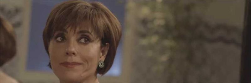 Carmen (Christiane Torloni) acreditou que ia conseguir passar Livaldo (Nelson Freitas) para trás, mas acabou caindo em um golpe do ex na novela das 7