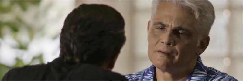 Duque (Tarcísio Filho) chama Jerônimo (Jesuíta Barbosa) de ladrão de galinha em 'Verão 90' — Foto: Globo