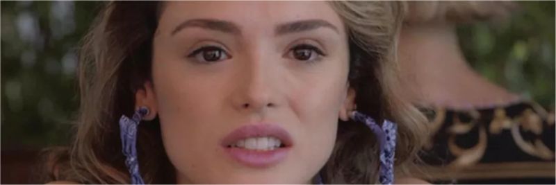 Em 'Verão 90', Manuzita fica triste com seu desempenho no teste — Foto: Globo