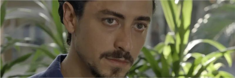 Jerônimo (Jesuíta Barbosa) é desmascarado e demitido da Pop TV, em 'Verão 90' — Foto: TV Globo