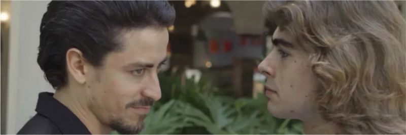 Jerônimo (Jesuíta Barbosa) humilha João (Rafael Vitti), em 'Verão 90' — Foto: Globo