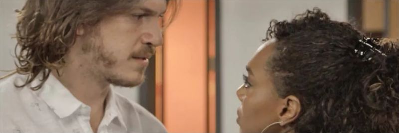 Quinzinho (Caio Paduan) tenta se justificar, mas Dandara (Dandara Mariana) termina o casamento, em 'Verão 90' — Foto: Globo