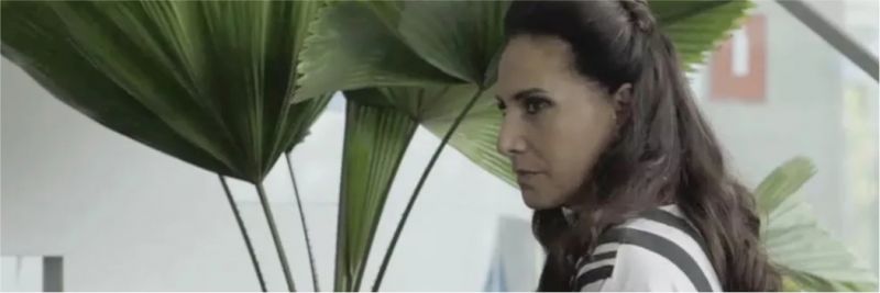 Mercedes manda Figueirinha (Lucas Domso) dar um 