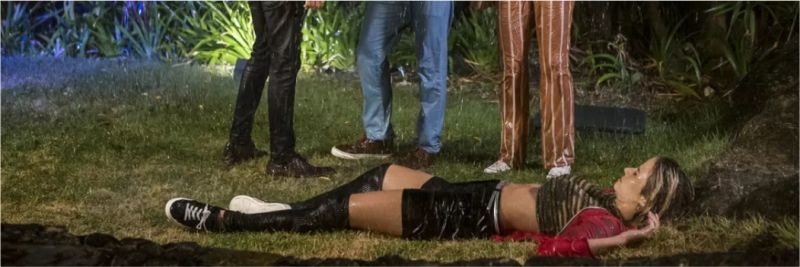 Jerônimo (Jesuíta Barbosa), Quinzinho (Caio Paduan) e Vanessa (Camila Queiroz) sabem a verdade sobre a morte de Nicole, em 'Verão 90' — Foto: Artur Meninea/Gshow