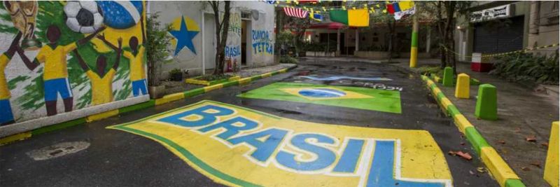 Todo mundo pronto para a estreia da Seleção Brasileira na Copa de 1994, em 'Verão 90' — Foto: Artur Meninea/Globo