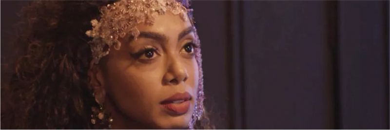 Dandara (Dandara Mariana) dá fora em Quinzinho (Caio Paduan) em 'Verão 90' — Foto: Globo
