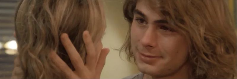 Manuzita (Isabelle Drummond) e João (Rafael Vitti) fazem as pazes, em 'Verão 90' 
