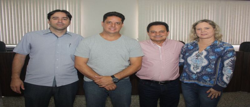 O Prefeito Vinícius Barreto recebeu na semana passada juntamente com os vereadores: Lucimar Cunha, Joel Santos e Willian Gonçalves o Deputado Federal Aelton Freitas.